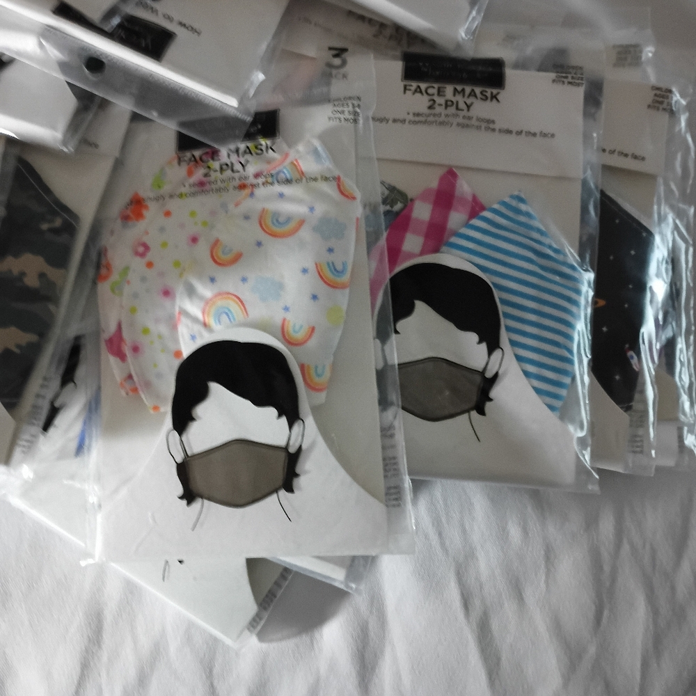 55 assorted packs of 3 Kids Face Masks - Blue, Pink, White, Black Ages 5-8 - Picture 7 of 7